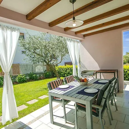Charming Villa With Swimming Pool In Visnjan Villa Visnjan