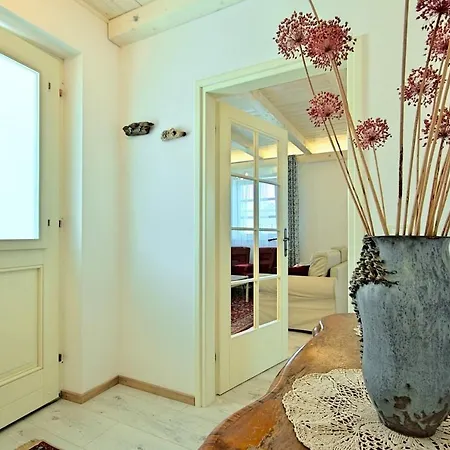 Charming Villa With Swimming Pool In Visnjan *