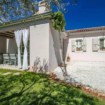 Charming Villa With Swimming Pool In Visnjan Villa