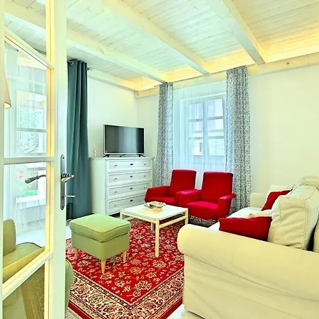 Villa Charming Villa With Swimming Pool In Visnjan