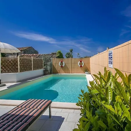 Charming Villa With Swimming Pool In Visnjan Visnjan