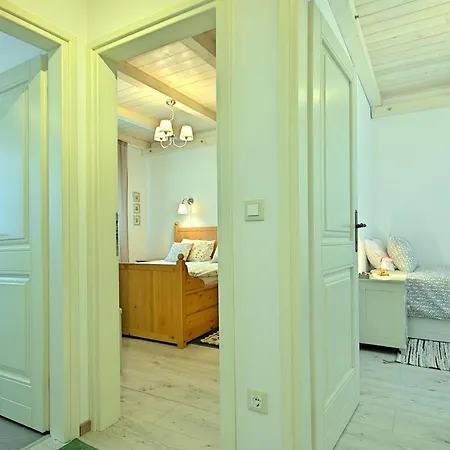 Villa Charming Villa With Swimming Pool In Visnjan
