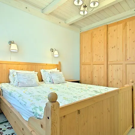 Charming Villa With Swimming Pool In Visnjan
