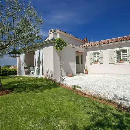 Charming Villa With Swimming Pool In Visnjan Villa